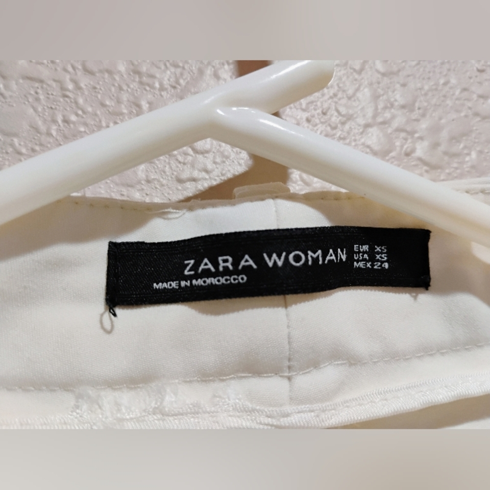 Zara White Ankle & Cropped Pants